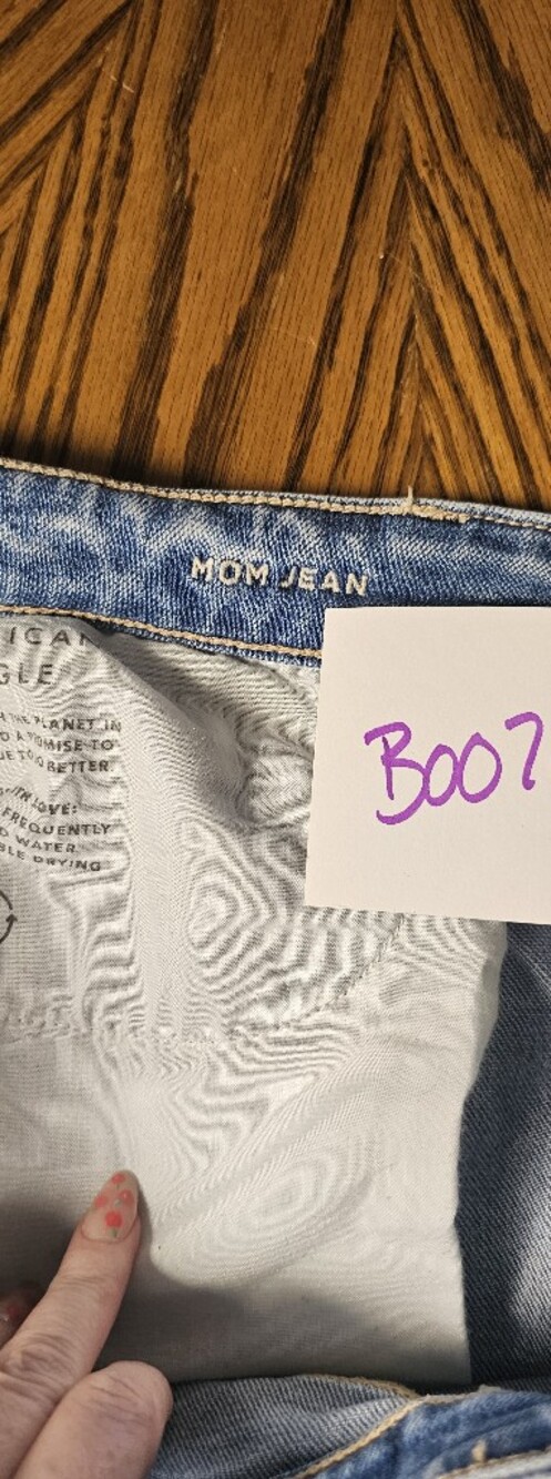 American Eagle Mom Jeans Size 14 Regular Light Wash Distressed Denim - Picture 4 of 7